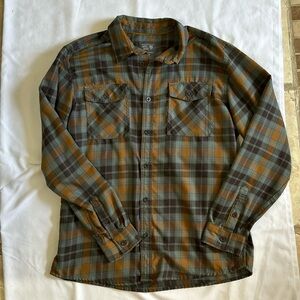 Men’s Mountain Hard Wear Flannel Size Large